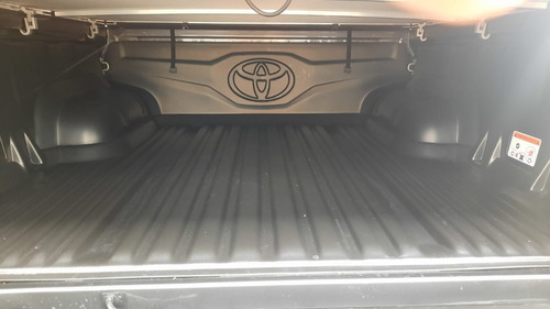 Imagen 15 de 17 de Toyota Hilux Sr 4x2 2022 Durzo Automoviles