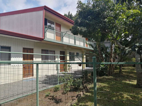Imagen 3 de 10 de Lote Con 4 Apartamentos Y Casa