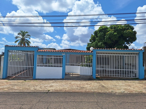 Venta De Estupenda Casa En La Urb. Los Olivos, Puerto Ordaz