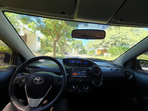 Toyota Etios Hatchback 5p Xls 1.5 Mt