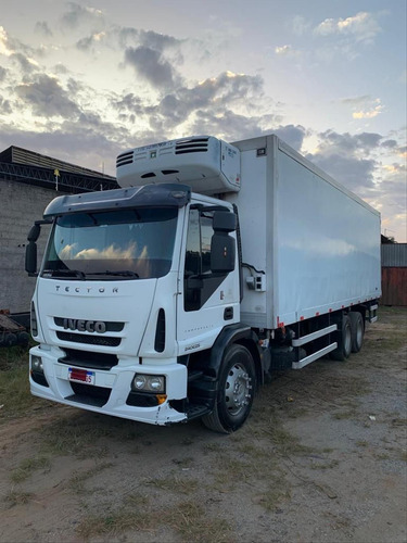 Imagem 6 de 13 de Caminhao Iveco Tector 240e25