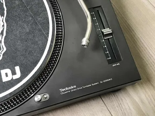 テクニクス SL-1200 MK3。 Technics – SL-1200mk3/3D – ¥5,500│RTT.inc|音響/配信代行