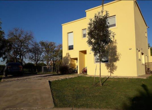 Casa En Alquiler En Santa Guadalupe, Pilar Del Este