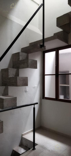Edificio De 3 Pisos En Venta, Ebicado En El Centro Histórico De Veracruz, Cuenta Con Locales Y Oficinas