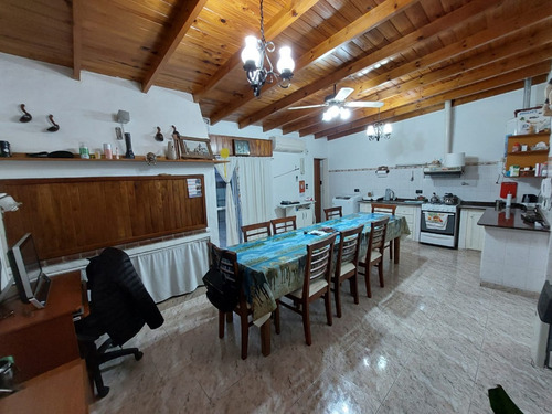 Hermosa Casa De 3 Habitaciones En Pleno Centro De La Ciudad