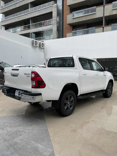 Imagen 10 de 14 de Toyota Hilux 2022 2.4 Cd 150cv 4x2 Sepautos