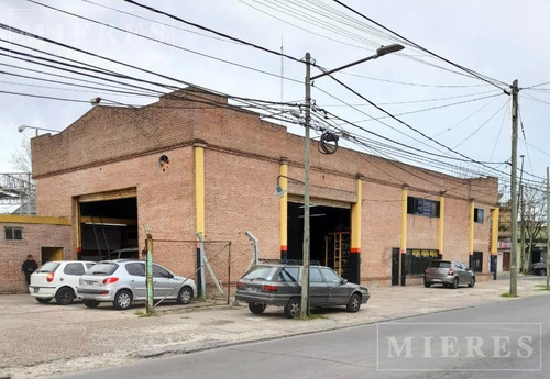 Imagen 1 de 10 de Importante Depósito En Venta Sobre Avda. Rolon, San Isidro