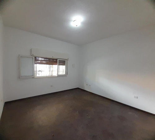 Imagen 10 de 30 de Munro - Zona Industrial I - Lote Propio - Casa De 3 Amb Con Cochera Y Galpón/taller!