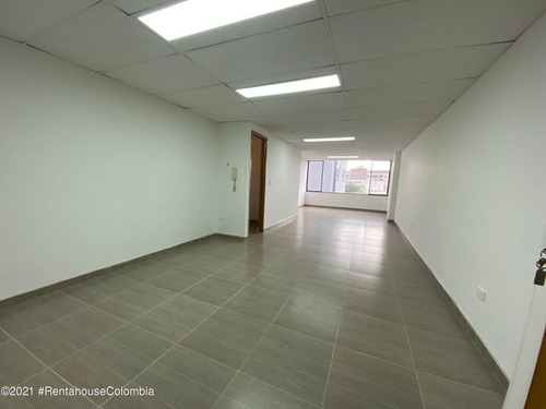 Comercial En Chico Reservado Rah Co: 21-1899