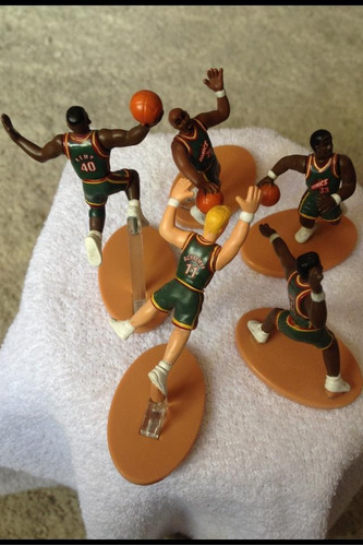 Mini- Figuras Jugadores De Basketball De La Nba. Originales.