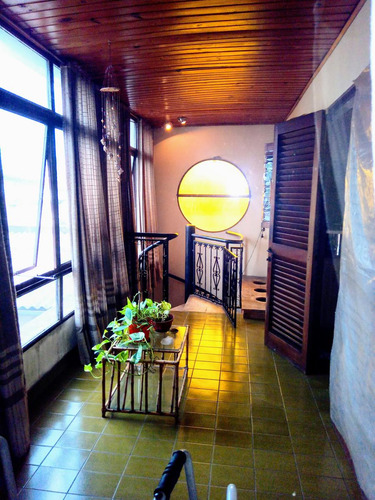 Ph En Venta - 5 Dormitorios 2 Baños - 301mts2 - Luján