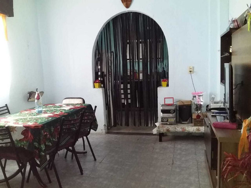 Imagen 2 de 7 de Casa De 5 Ambientes 2 Baños
