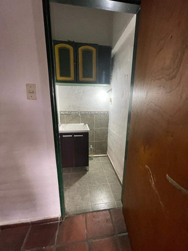 Venta De Casa 3 Dorm. Dpto Con 2 Dorm. En Bº Granja De Funes