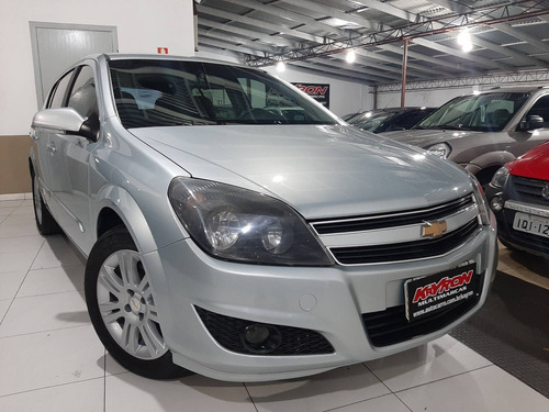 Imagem 13 de 15 de Chevrolet Vectra 2.0 Gt Hatch 8v Flex Manual Ar Digital