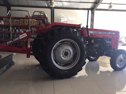 Massey Ferguson 245