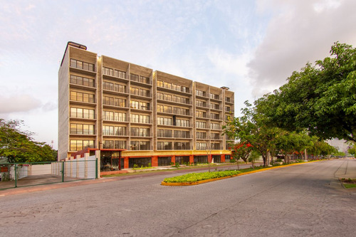 Departamento En Venta Sobre Avenida Nader De Cancun