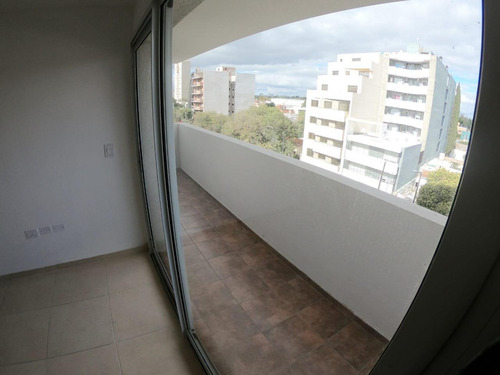 Imagen 11 de 13 de Venta Departamento Edificio Almeria , Calle Duarte Quiroz Y Olegario Correa