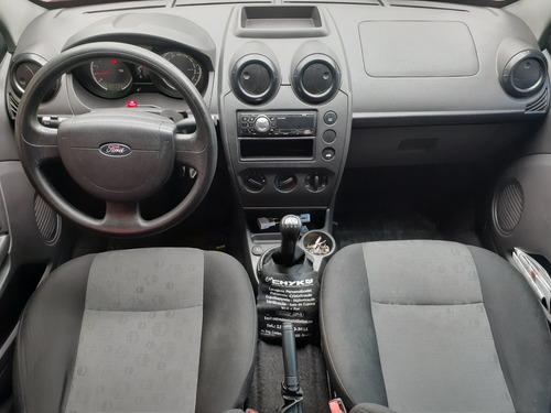 Imagem 5 de 14 de Ford Fiesta 1.0 Rocam Hatch 8v Flex 4p Manual