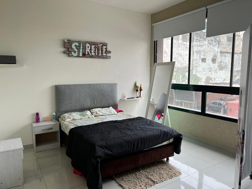 Mono Ambiente Al Fte Sin Muebles En Peron Y Uruguay