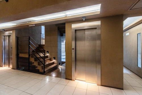 Impecable Departamento Con Cochera Y Bulera Sobre Av. Libertador En Martinez.