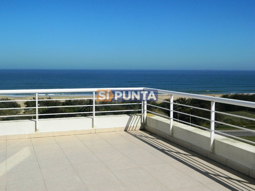 Imagen 21 de 27 de Penthouse En Playa Brava Frente Al Mar En Alquiler