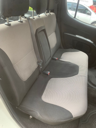 Imagen 9 de 15 de Mitsubishi L200 Diesel Doble Cabina 4x4 2015