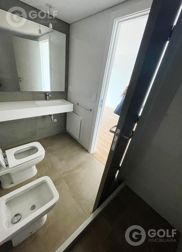Imagen 7 de 15 de Vendo Monoambiente Con Vista Al Mar Y Cocina Definida En Rambla Malvin