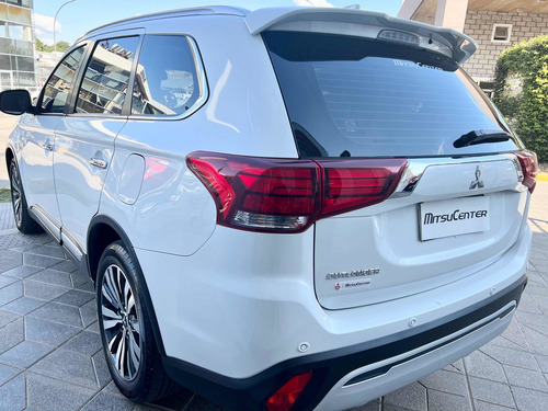 Imagen 5 de 15 de Mitsubishi Outlander 2020 2.4 Gls 169cv