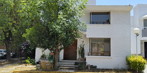 Casa En Venta En Esquina, Con Gran Jardin, En Fracc. Cerrado, Cerca Udlap, San Andres Cholula Puebla