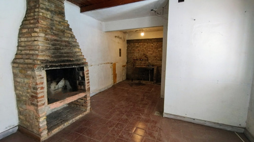 Terreno En Venta Con Casa A Demoler O Reciclar Completamente En Beccar