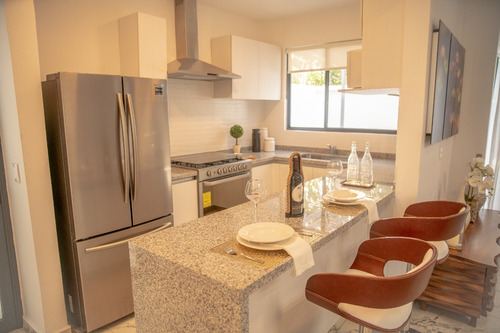 Casa En Venta En Playa Del Carmen, Bali, A 10 Minutos De La Playa
