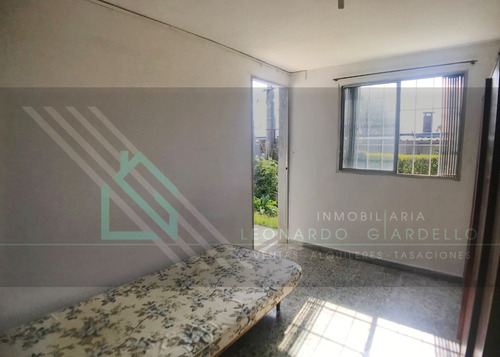 Vivienda En Complejo Lc9 De 2 Dormitorios, Garage Y Patio
