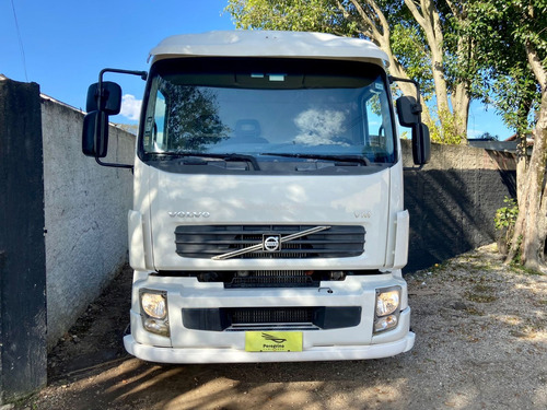  Caminhão Volvo Vm260 4x2 Toco Ano 2009 Mecânica Operacional