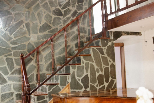 Excelente Casa - Jose C. Paz