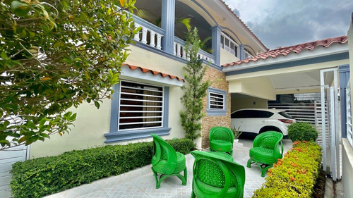 Imagen 1 de 15 de Casa En Venta En Altos De Arroyo Hondo, Arroyo Hondo, Cercano Embajada Americana, Ciudad Real, Avenida Republica De Colombia, Don Honorio, Villa Claudia, Av Jacobo Majluta,carmen Maria, Santo Domingo