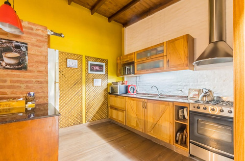 Imagen 10 de 25 de Casa De 2 Dormitorios Con Piscina En Venta En Ciudad Evita