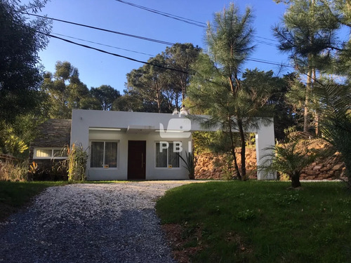 Alquiler Temporario De Casa 2 Dormitorios En Portezuelo Bosque, Punta Ballena