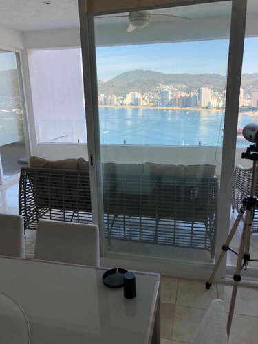 Gran Vista/3 Rec. Con Baño/construcción Sólida