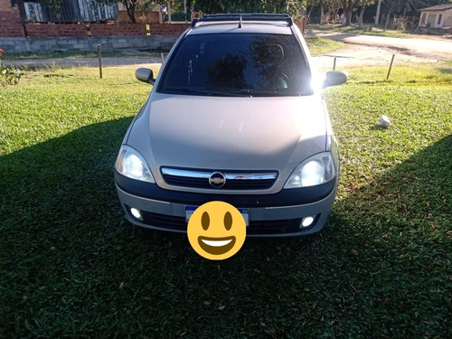 Imagem 3 de 13 de Chevrolet Corsa Sedan 2004 1.0 4p