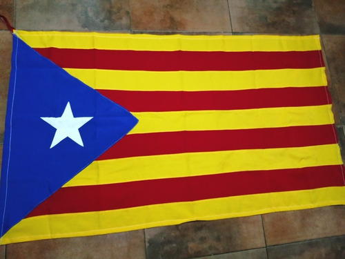 Bandera De Cataluña De Buena Calidad, Enorme