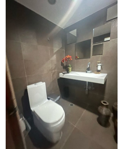 Vendo Casa 565m2 4h+2s/7b/5p Caurimare 6955