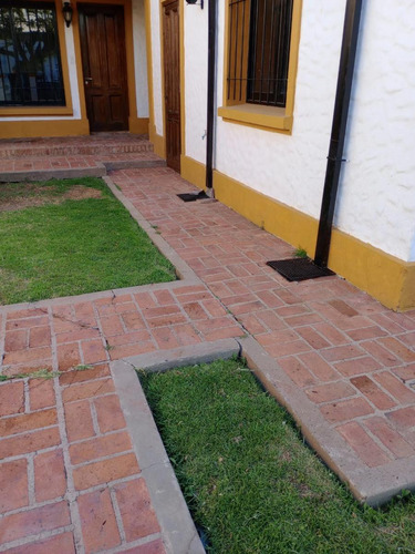 Casa En Venta . 4 Dormitorios 4 Baños - 500mts2 - Bolívar