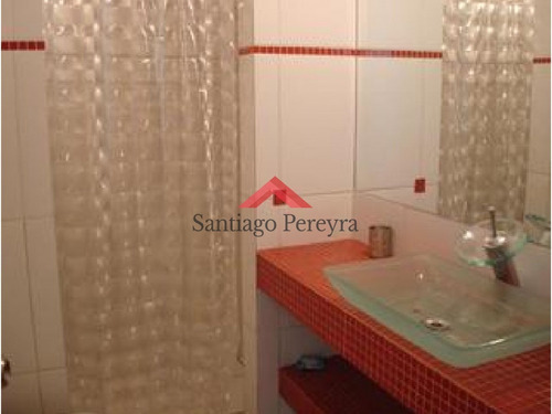 Casa De 4 Dormitorios En Alquiler Y Venta Cerca De La Playa En Rincón Del Indio, Punta Del Este.- Ref: 6056