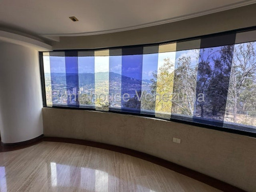 Venta De Amplio Apartamento Monterrey