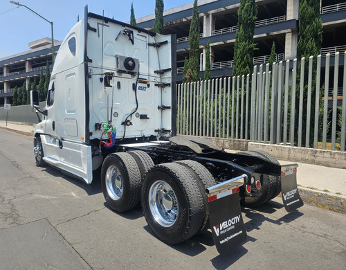 Tractocamion Freightliner Cascadia Man 2017