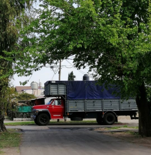 Ford F-700 D