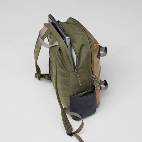 Mochila Vardag Backpack 17 Color Green-Clay Diseño de la tela Liso