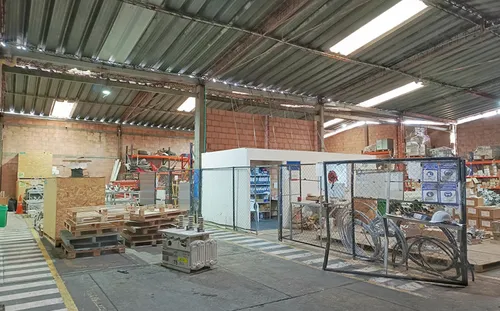 Bodega En Arriendo/venta En La Fraguita. Cod A11750100