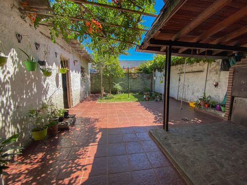 Venta Casa 6 Ambientes Cochera  Parrilla  Patio  Sin Expensas   Luzuriaga ¡nuevo Valor !!