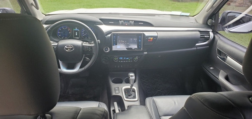 Toyota Hilux 2.8 Cd Srx 177cv 4x4 At 2017